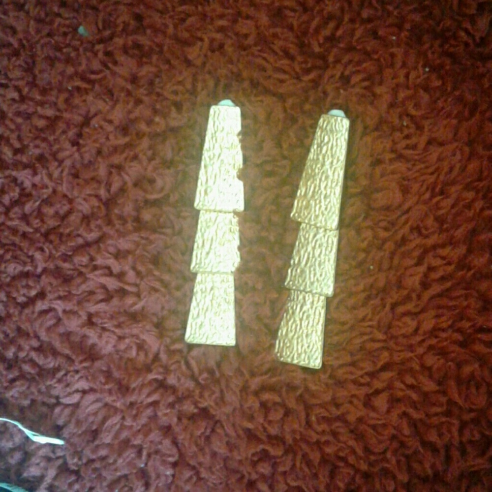 Earrings - Picture 2 of 5
